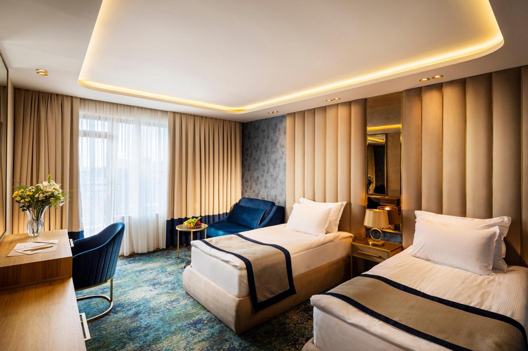 Admiral Hotel&private Hotel